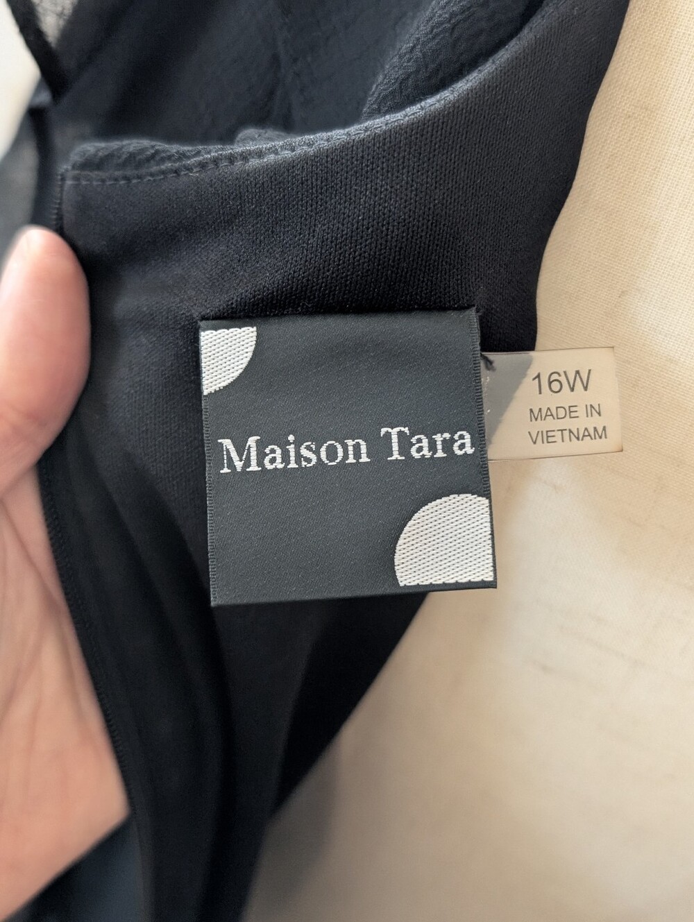 Maison Tara Women's Size 16W Black Ruffle V-Neck Hi-Low Bottom Hem Midi Dress - Picture 6 of 12
